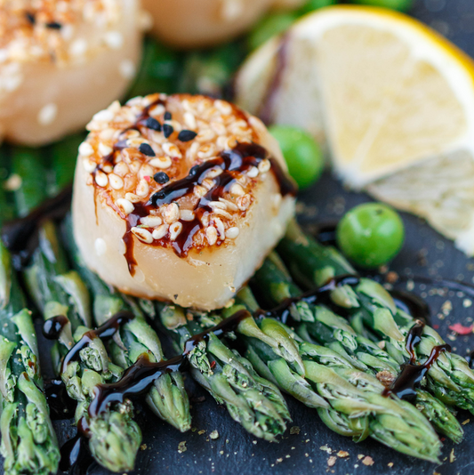 Scallops, Sesame Seeds, Asparagus and Sticky Balsamic